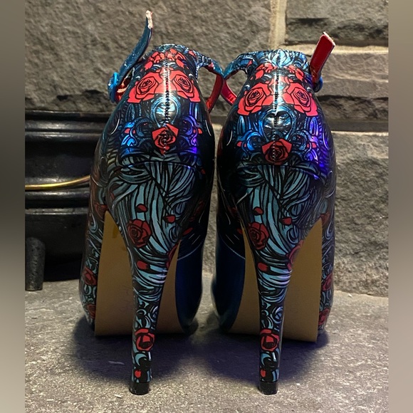 VTG IRON FIST sexy blue metallic stilettos,red rose tattoo print,ankle strap,8 - Picture 12 of 16